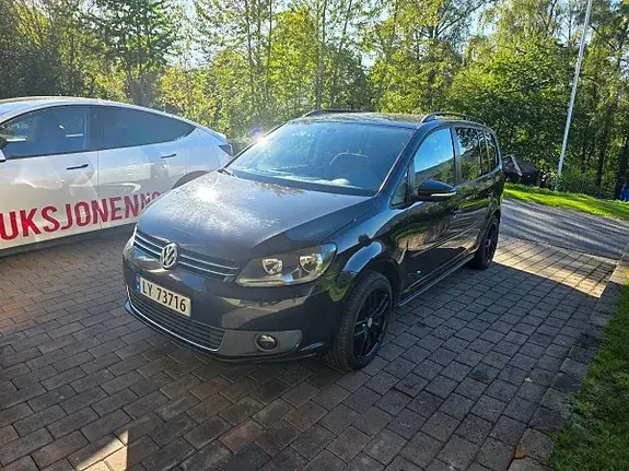 Volkswagen Touran 2013 photo 2
