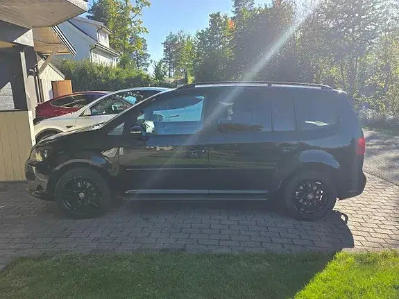 Volkswagen Touran 2013 photo 3