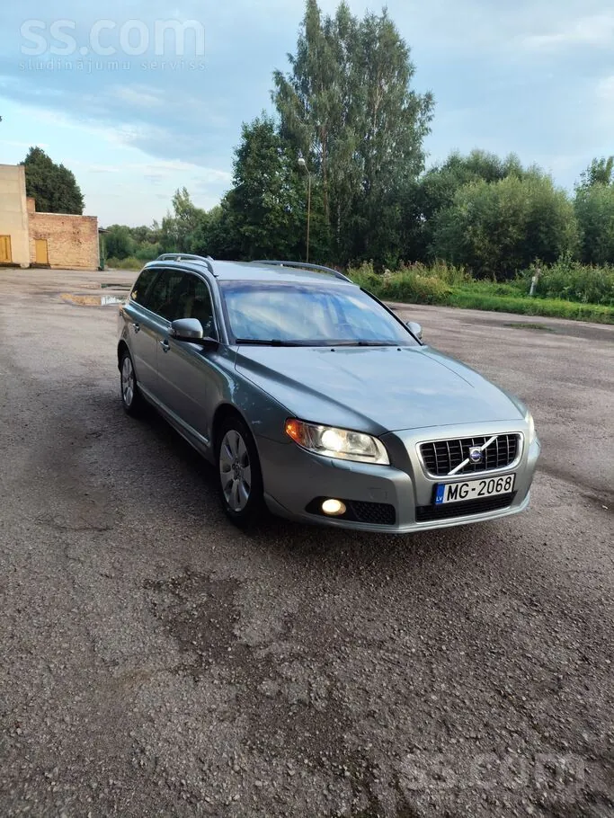 Volvo V70 2008 photo 2