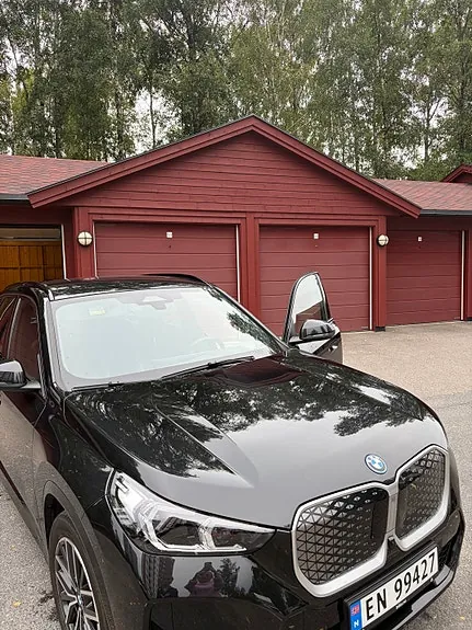 BMW Ix1 2025 photo 3