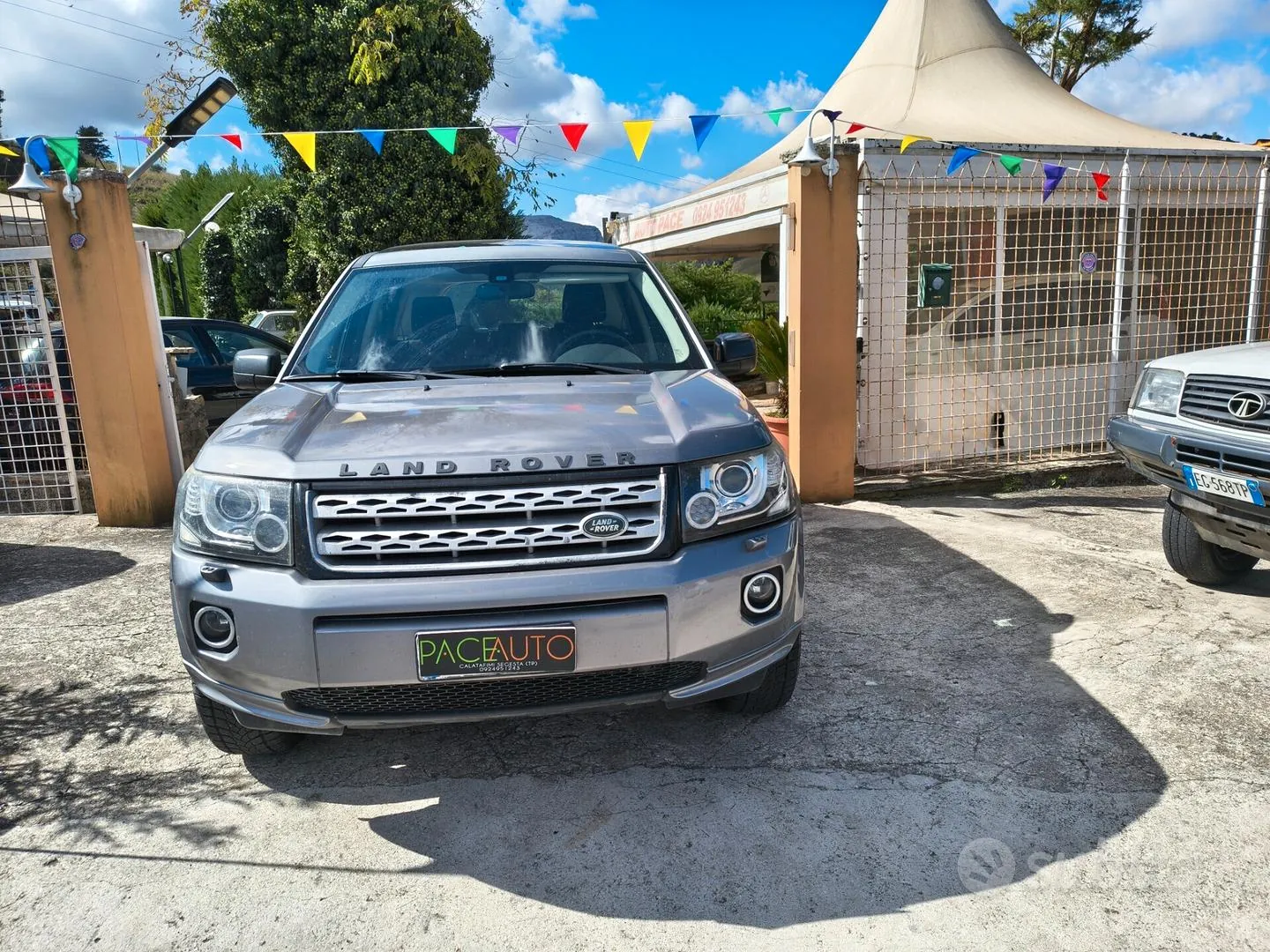 Land Rover Freelander 2013 photo 2
