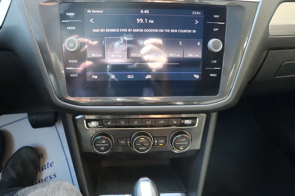 Volkswagen Tiguan 2018 photo 2
