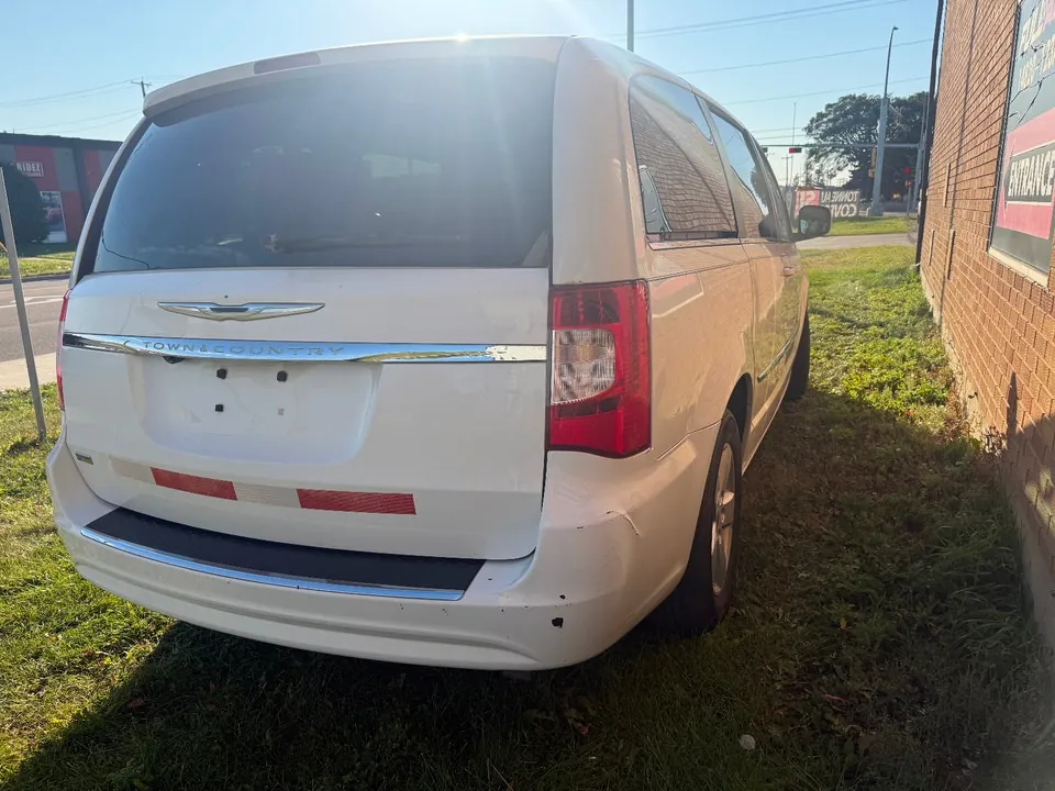 Chrysler Town & Country 2016 photo 4