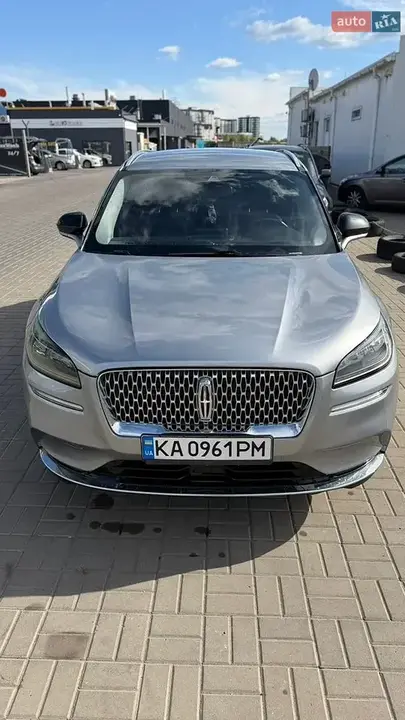 Lincoln Corsair 2022 photo 3