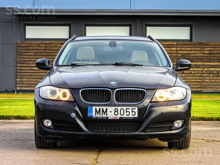 BMW 318D 2010 photo 2