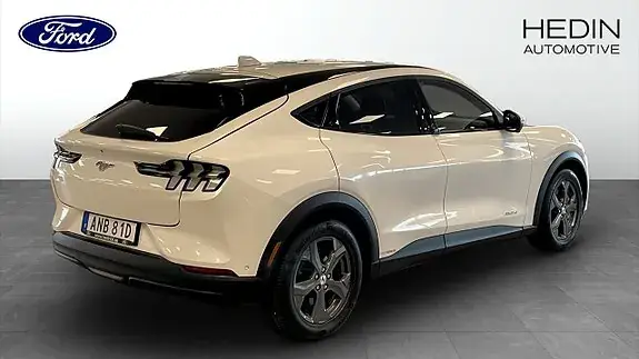 Ford Mustang Mach-E 2022 photo 2