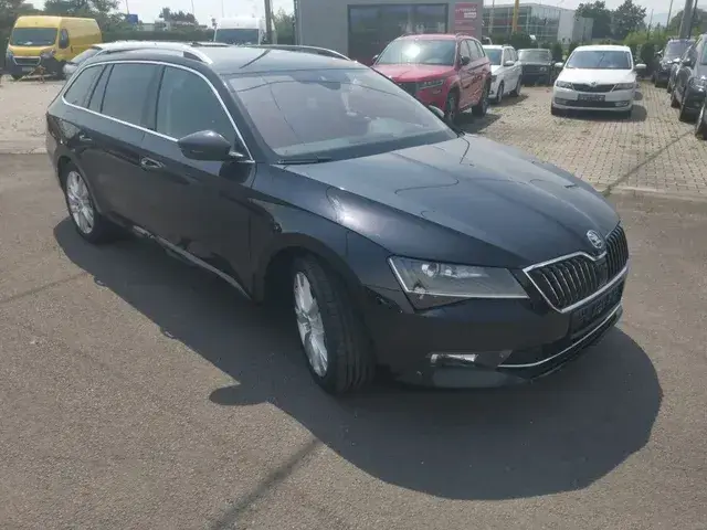 Skoda Superb Combi 2018 photo 4