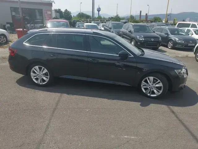 Skoda Superb Combi 2018 photo 3