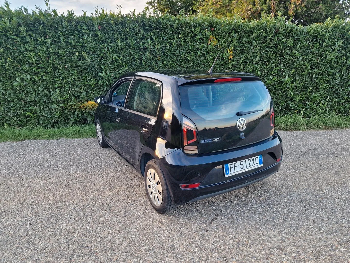 Volkswagen Up 2016 photo 5
