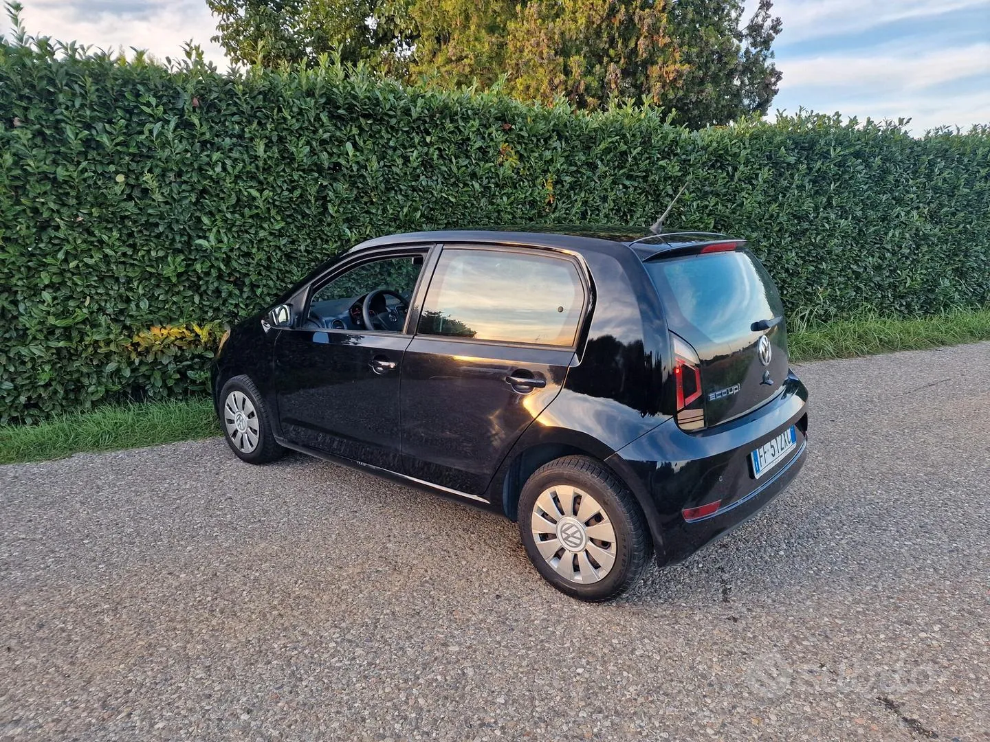 Volkswagen Up 2016 photo 4