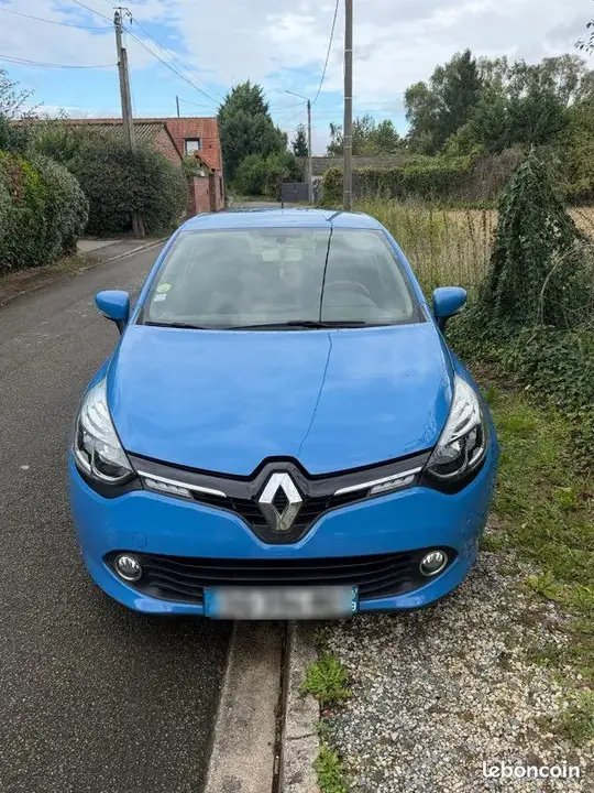 Renault Clio 2015 photo 2