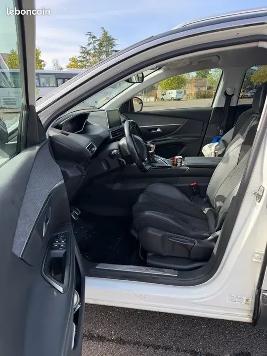 Peugeot 5008 2019 photo 3