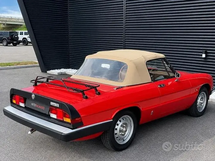 Alfa Romeo Spider 1984 photo 4