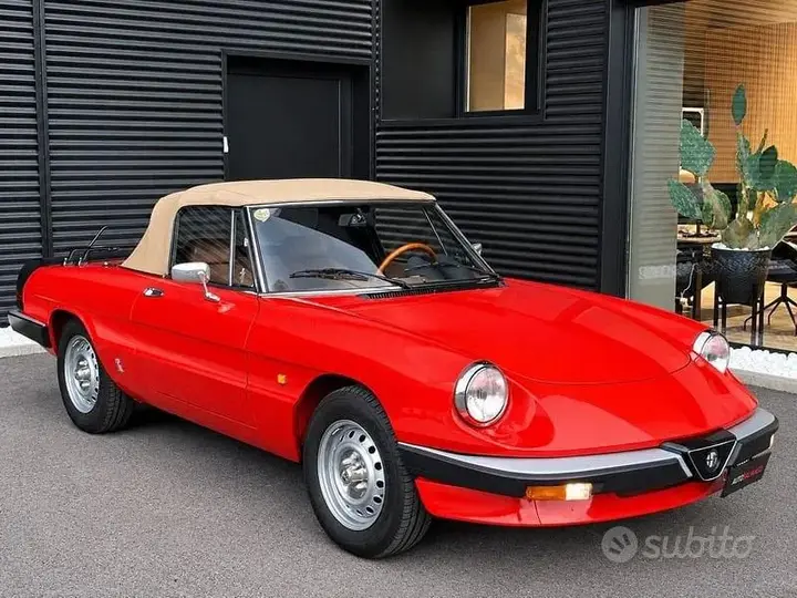 Alfa Romeo Spider 1984 photo 3