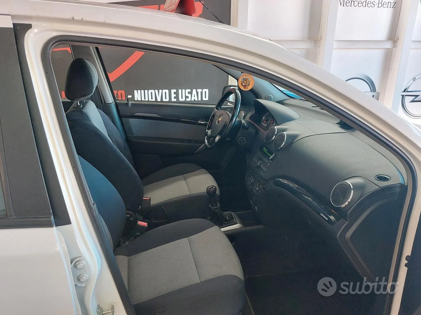 Chevrolet Aveo 2010 photo 3