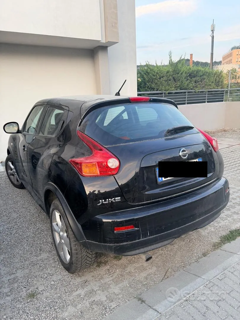 Nissan Juke 2011 photo 2