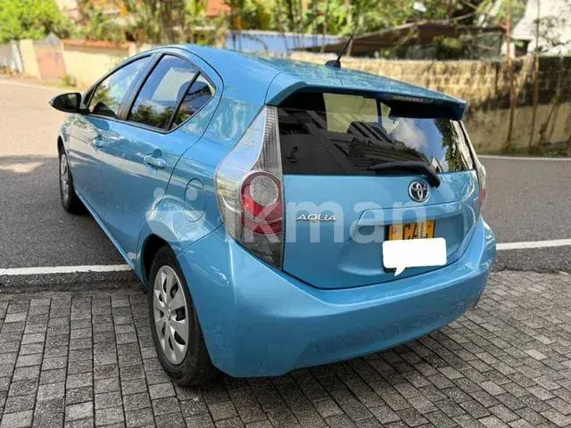 Toyota Aqua 2014 photo 5