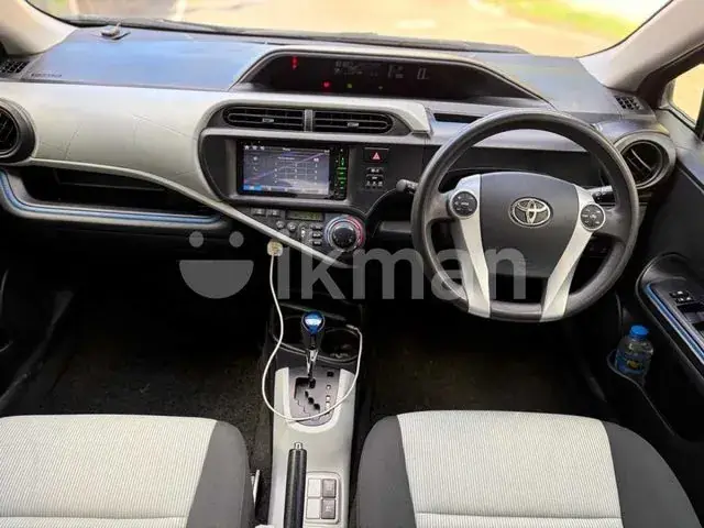 Toyota Aqua 2014 photo 2