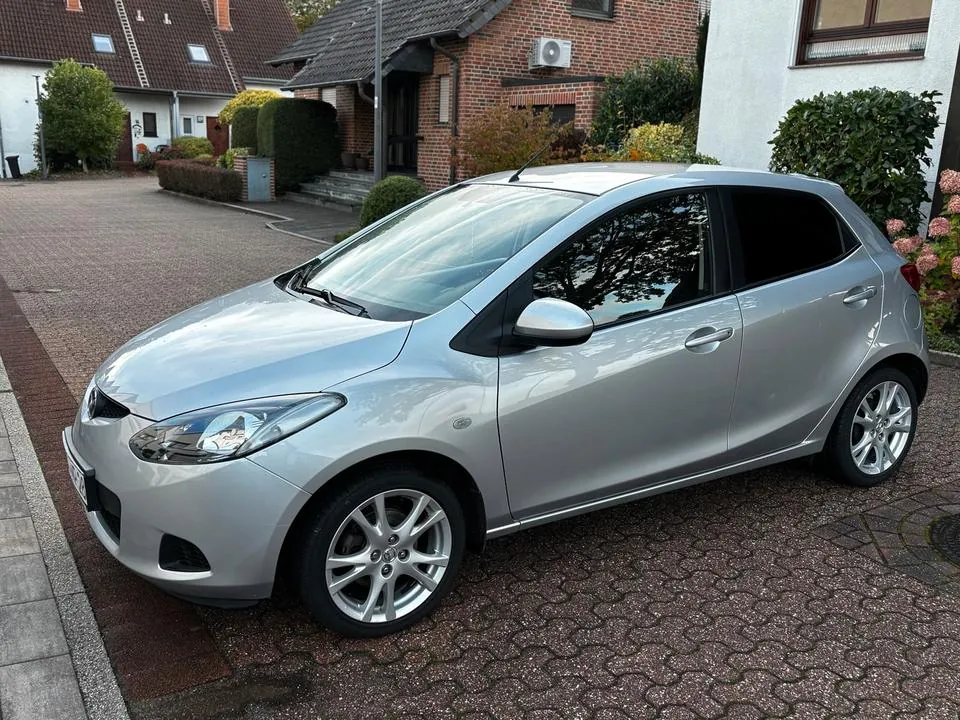 Mazda 2