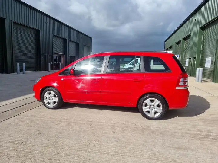 Vauxhall Zafira 2014 photo 2
