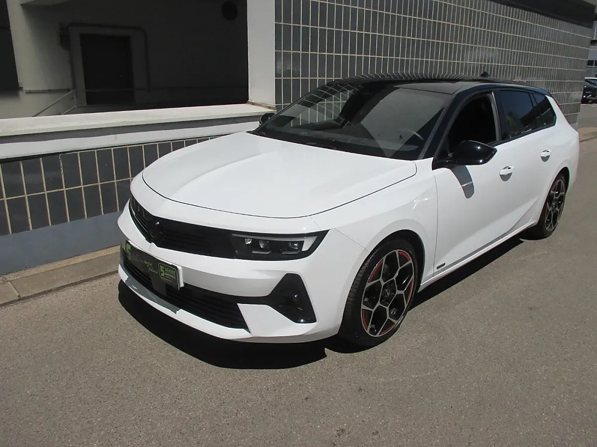 Opel Astra 2023 photo 2