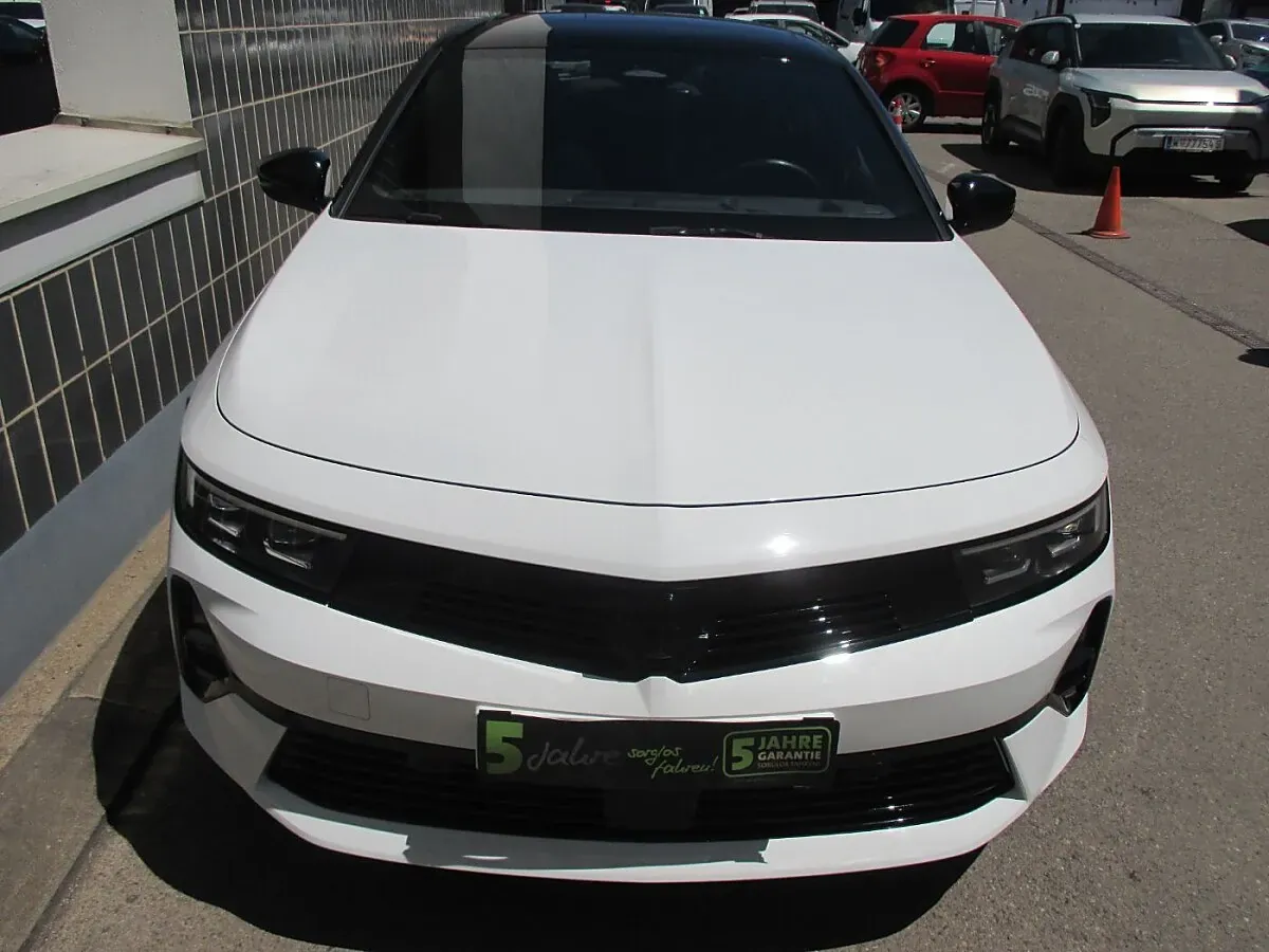 Opel Astra 2023 photo 3