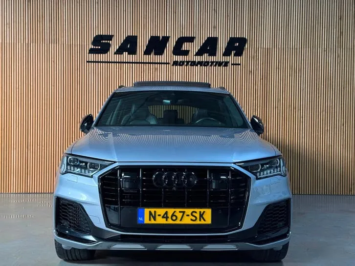 Audi Q7 2021 photo 2