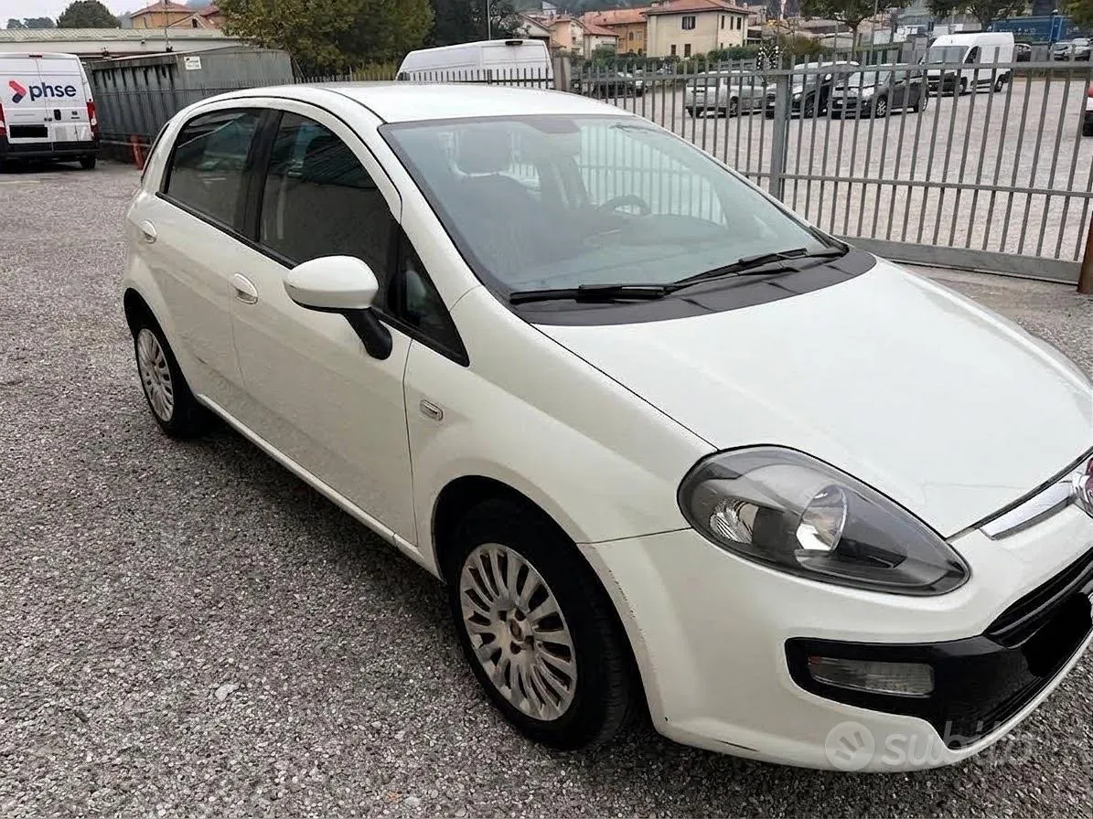 Fiat Punto Evo 2011 photo 2