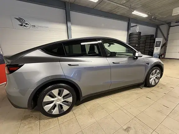 Tesla Model Y 2024 photo 5