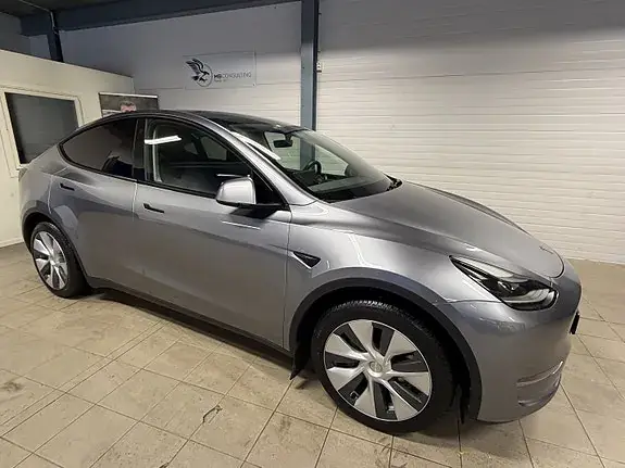 Tesla Model Y 2024 photo 3