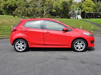 Mazda 2 2010 photo 5