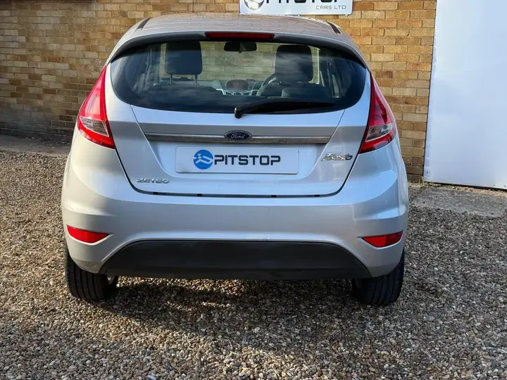 Ford Fiesta 2009 photo 4