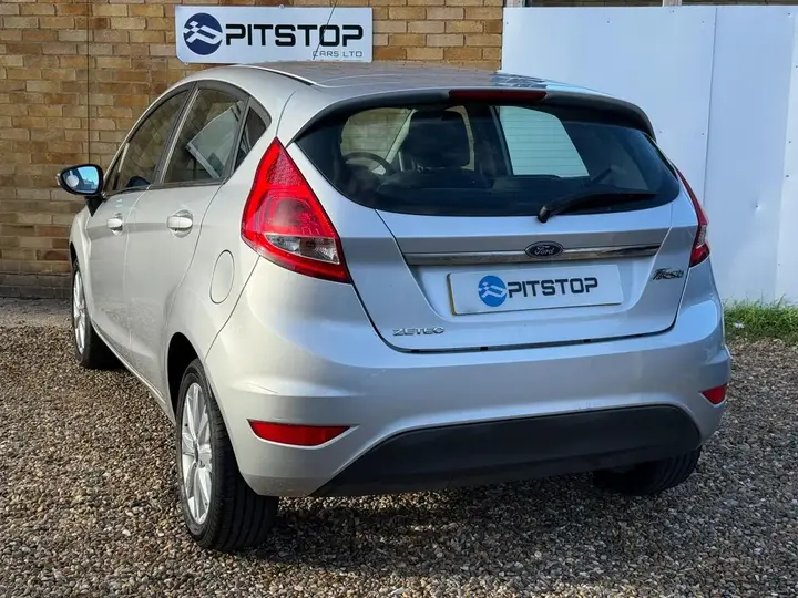 Ford Fiesta 2009 photo 3