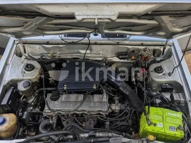 Nissan Sunny 1989 photo 4