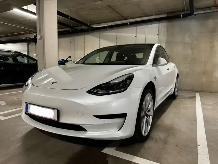 Tesla Model 3 2020 photo 2