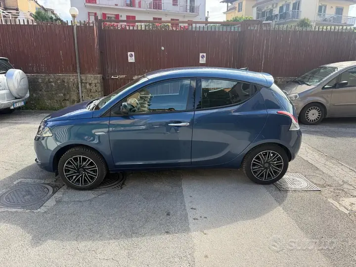 Lancia Ypsilon 2022 photo 2