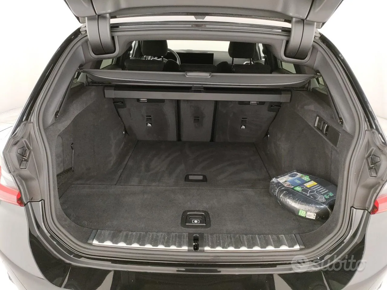 BMW 320D Touring 2025 photo 4