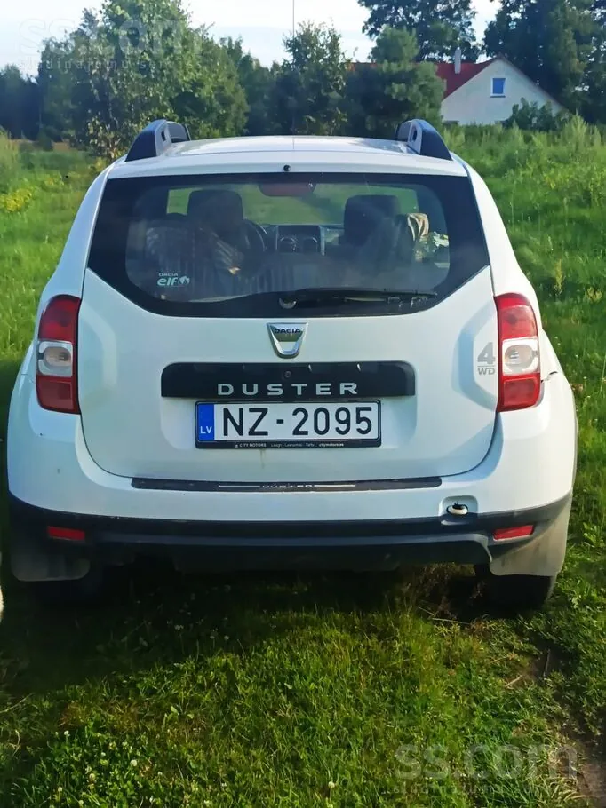 Dacia Duster 2014 photo 2