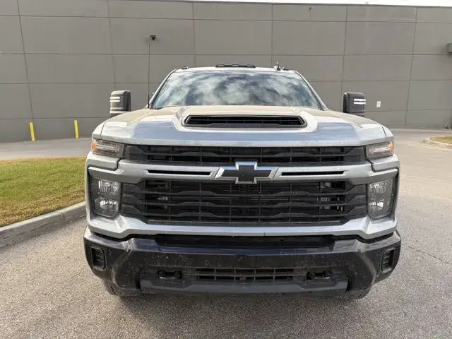 Chevrolet Silverado 2500 2025 photo 3