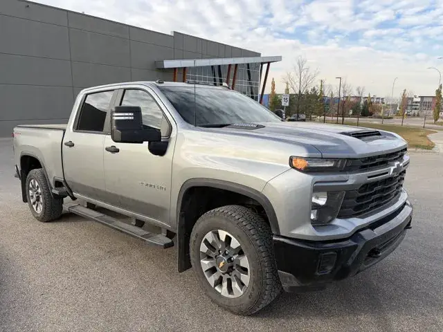 Chevrolet Silverado 2500 2025 photo 2