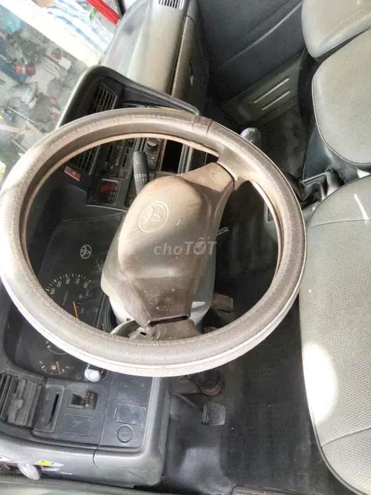 Toyota Hiace 2005 photo 4