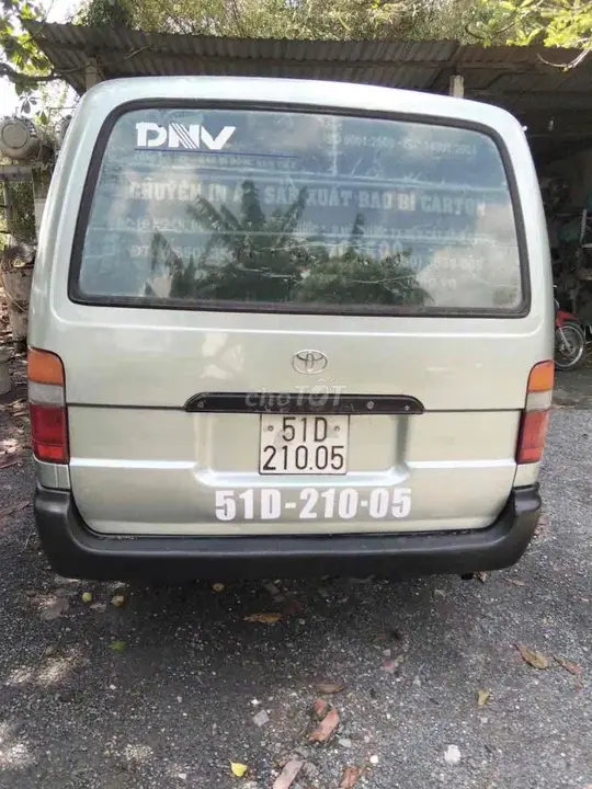 Toyota Hiace 2005 photo 2