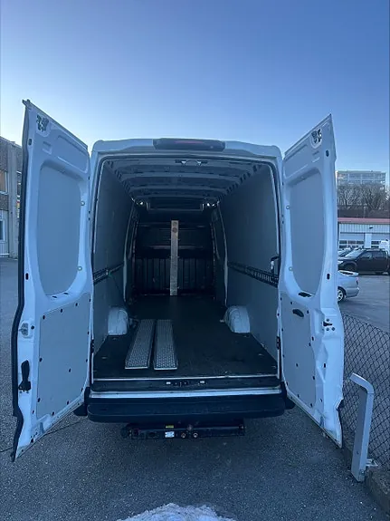 Iveco Daily 2022 photo 2