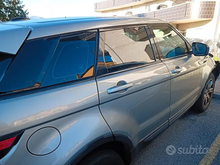 Land Rover Range Rover Evoque 2013 photo 2