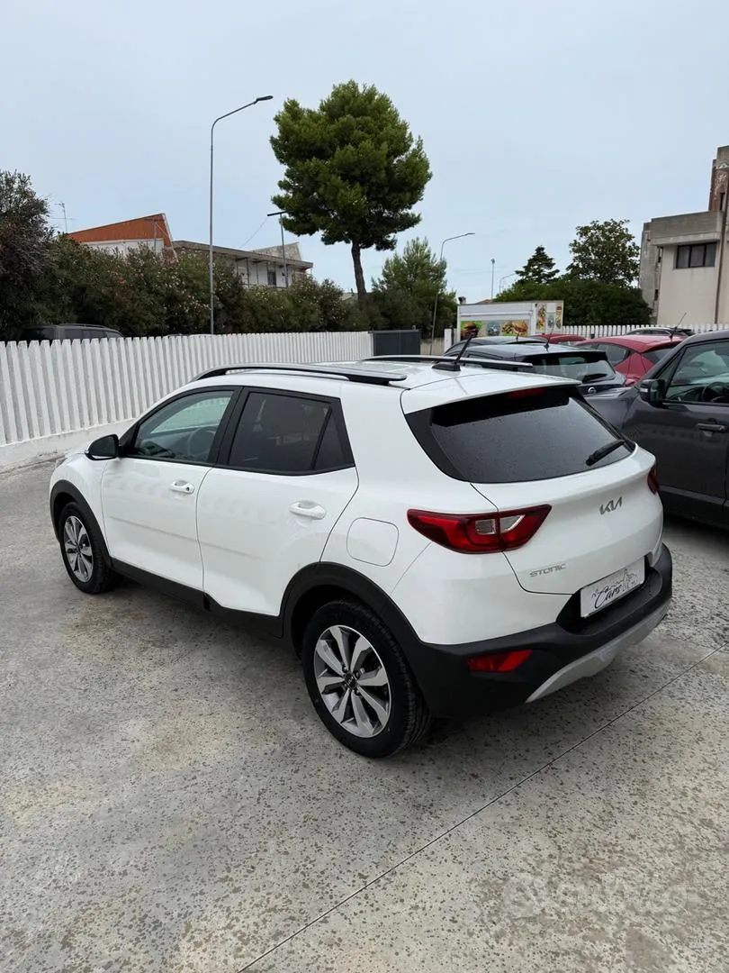 Kia Stonic 2023 photo 4