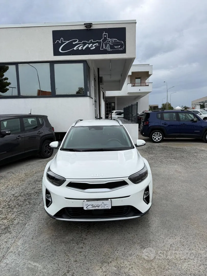 Kia Stonic 2023 photo 2