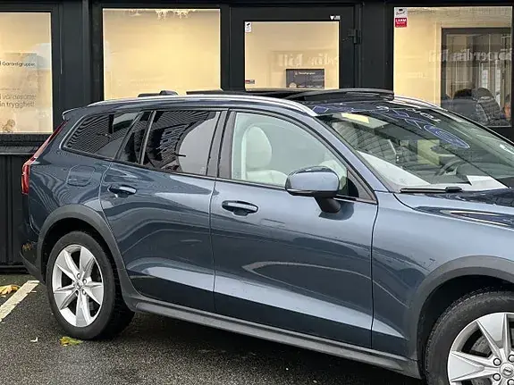 Volvo V60 Cross Country 2020 photo 5