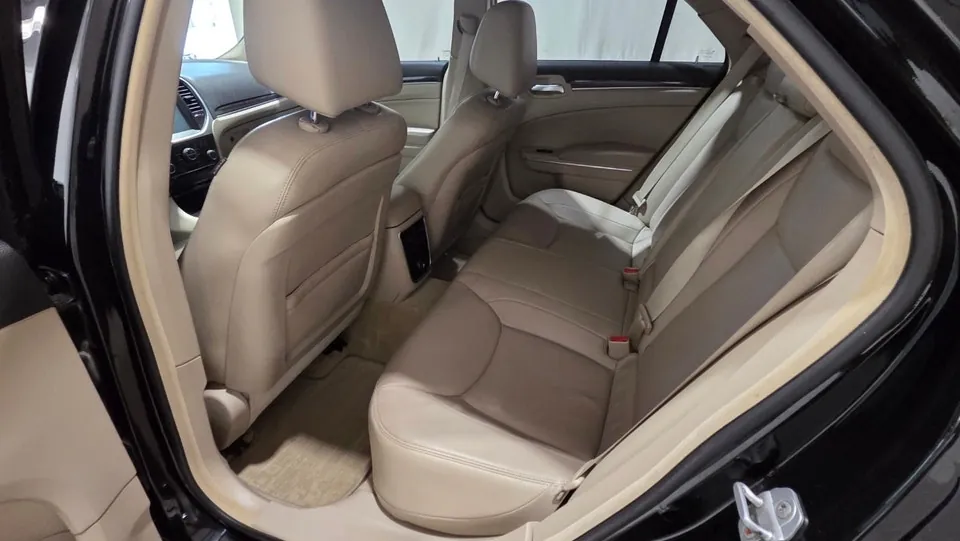Chrysler 300 2012 photo 5