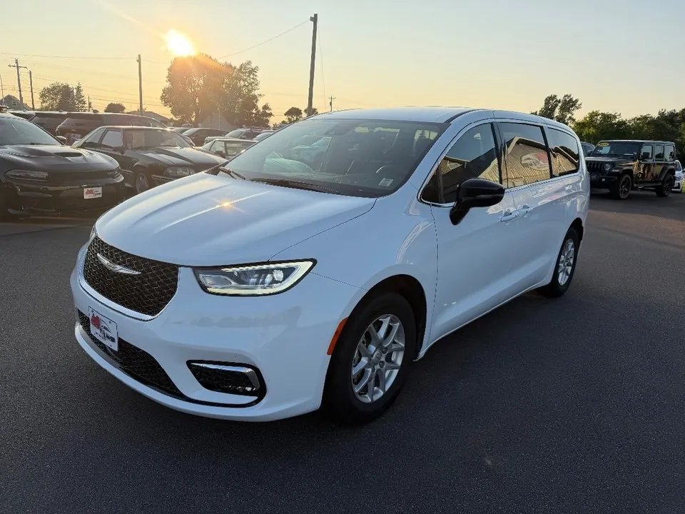 Chrysler Pacifica 2025 photo 3