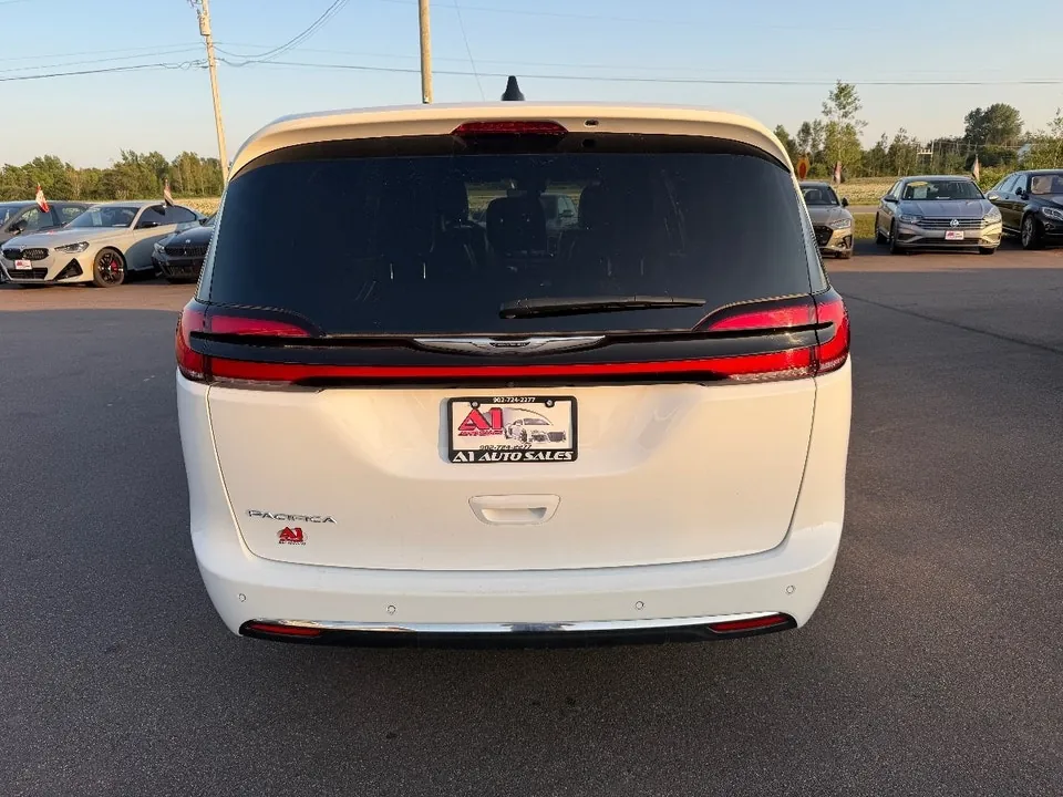 Chrysler Pacifica 2025 photo 5